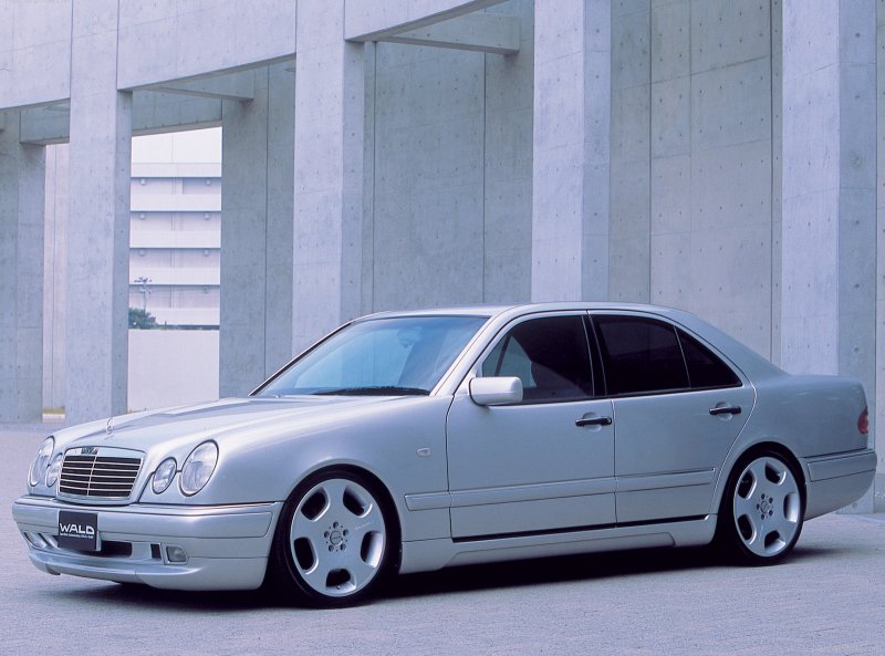 Mercedes Benz e320 w210