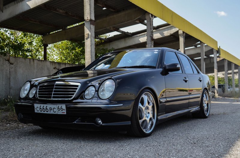 Мерседес w210 сбоку