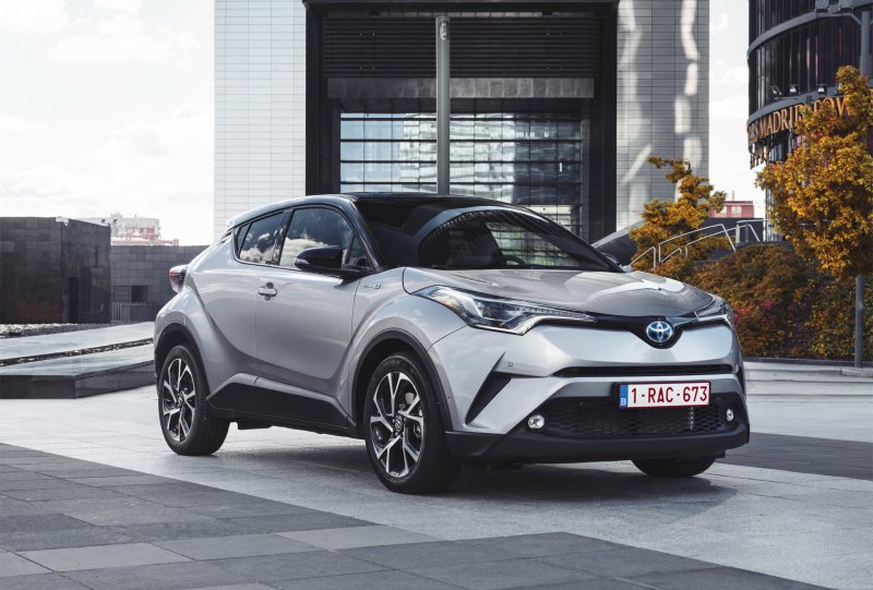 Тойота c-HR 2019