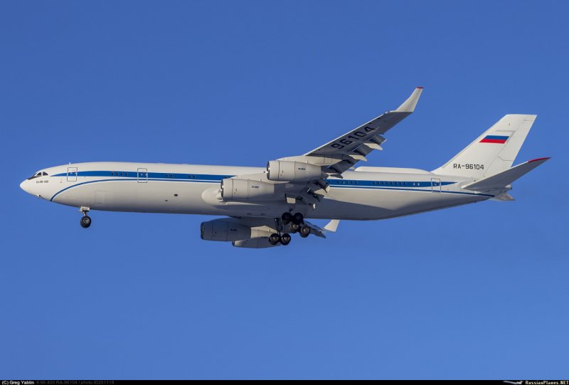 Самолет ил-96-400впу