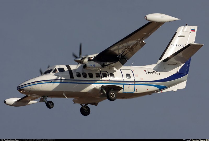 L-410 2736k