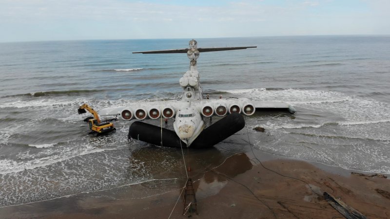 Ханагский водопад, экраноплан "Лунь"