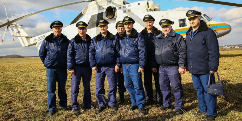 Пилот вертолета гражданской авиации
