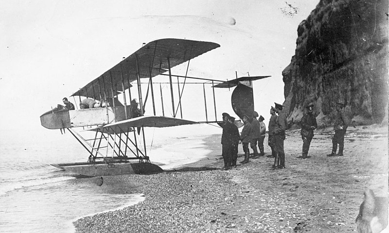 1910 Открылась Севастопольская Офицерская школа авиации.