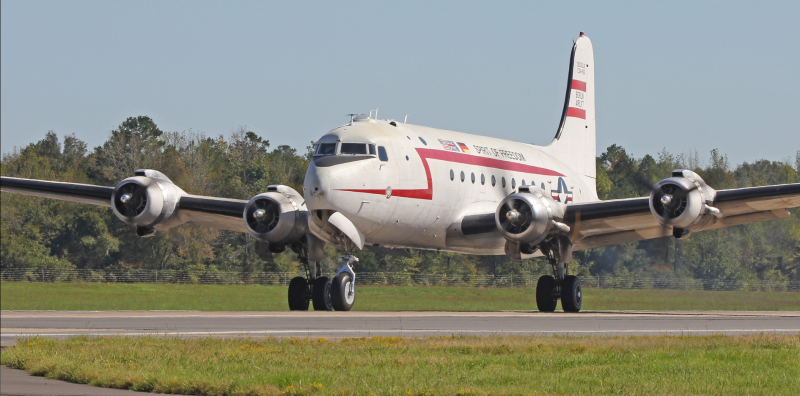 Douglas c-54 Skymaster салон