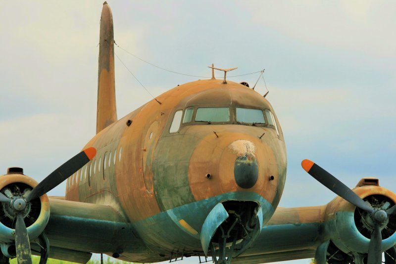 DC-4 самолет