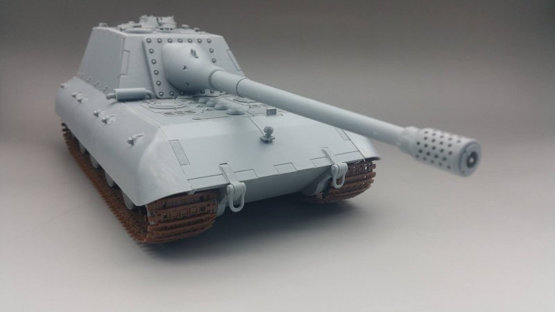 35a017 Amusing Hobby 1/35 JAGDPANZWR E-100
