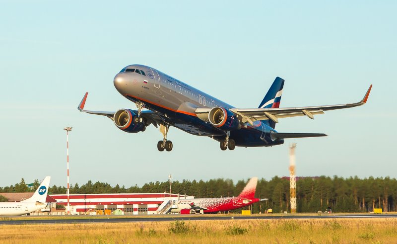 Sukhoi Superjet 100-95