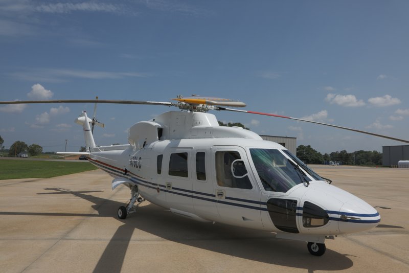 Вертолет Sikorsky s-76 внутри