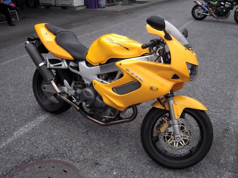 Кастом Honda VTR 1000 F
