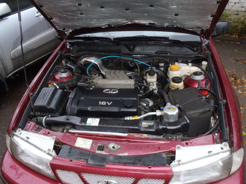 Daewoo Nexia открытый капот