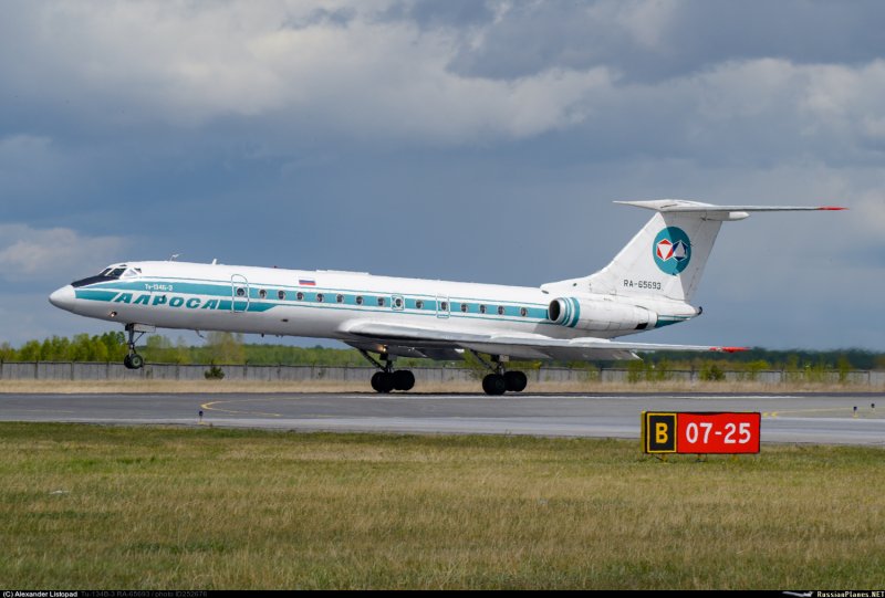 Ту-134 пассажирский самолёт АЛРОСА