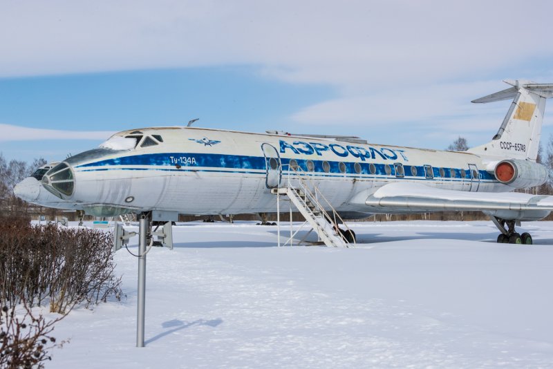 Ту-134 пассажирский самолёт