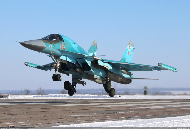 Су-34 бомбардировщик