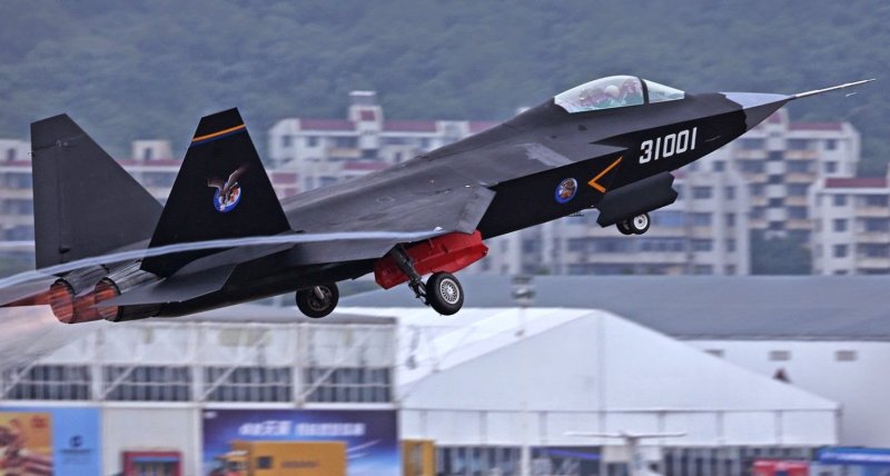 Китайский стелс-истребитель j-31