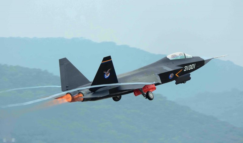 Китайский истребитель пятого поколения j-31
