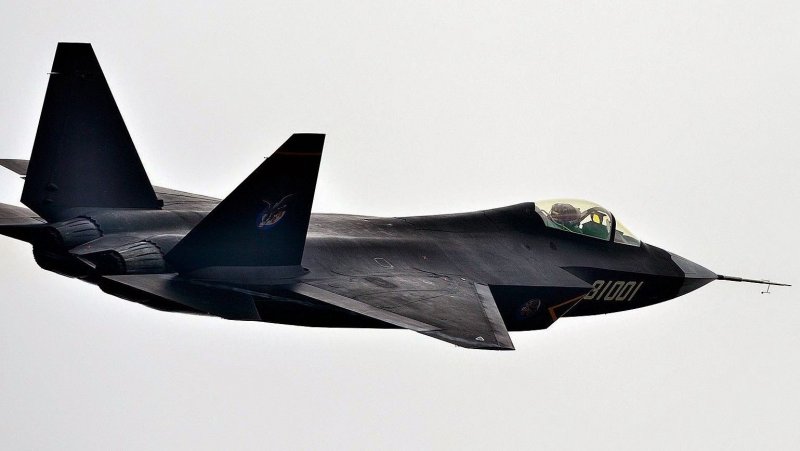 Китайский стелс-истребитель j-31
