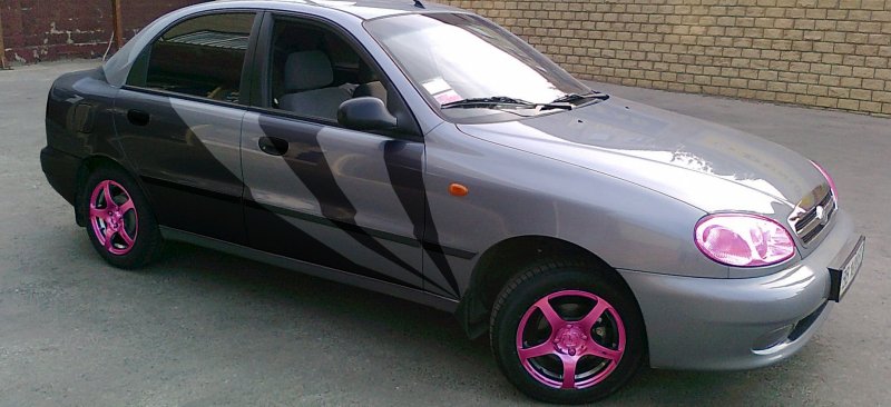Розовый Шевроле Ланос