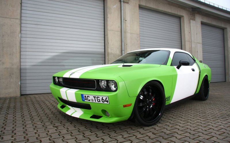 Dodge Challenger srt8 тюнингованный