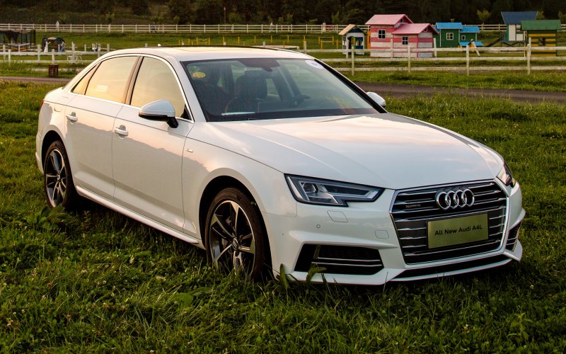 Audi a4 2018 белая