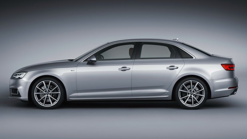 Audi a4 сбоку