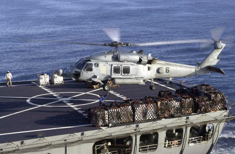 Многоцелевой вертолет sh-60 "Sea Hawk"