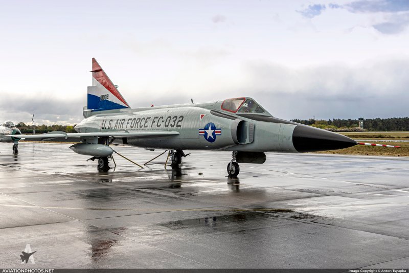 F-102a «Дельта Дарт