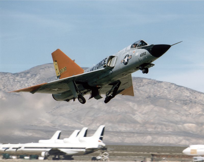 Самолёт f-106