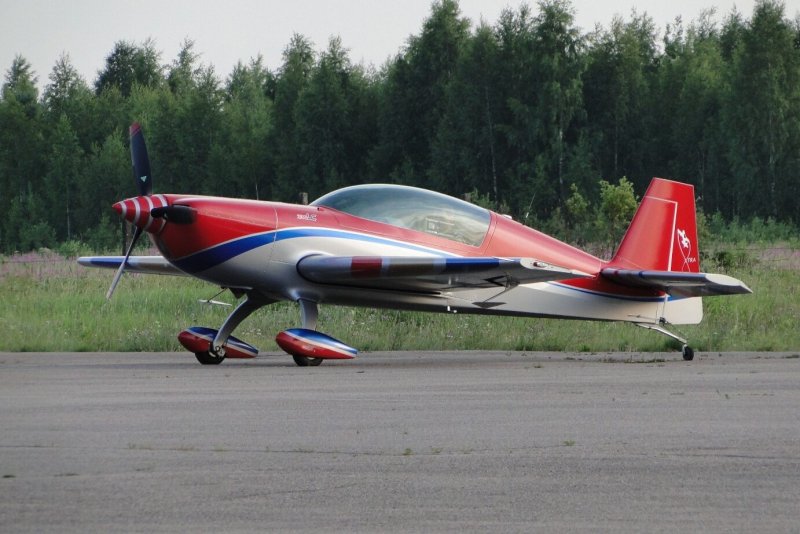 Extra 330 самолет