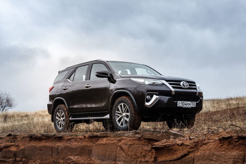 Toyota фортунер 2018