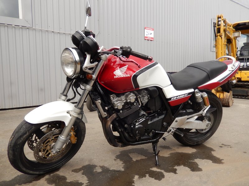 Honda SB 400
