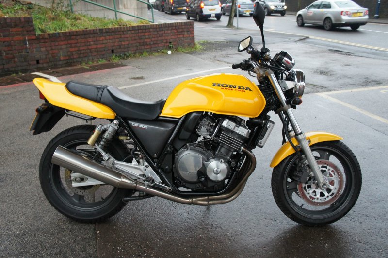 Honda cb400sf