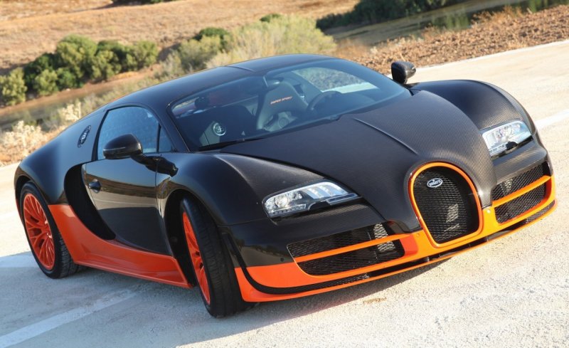 Машина Bugatti Veyron super Sport