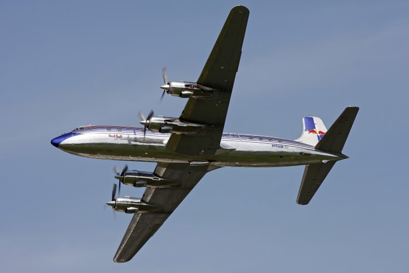 DC-6 самолет