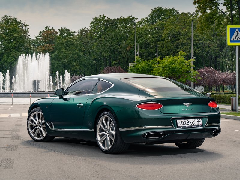 Bentley Continental gt сзади
