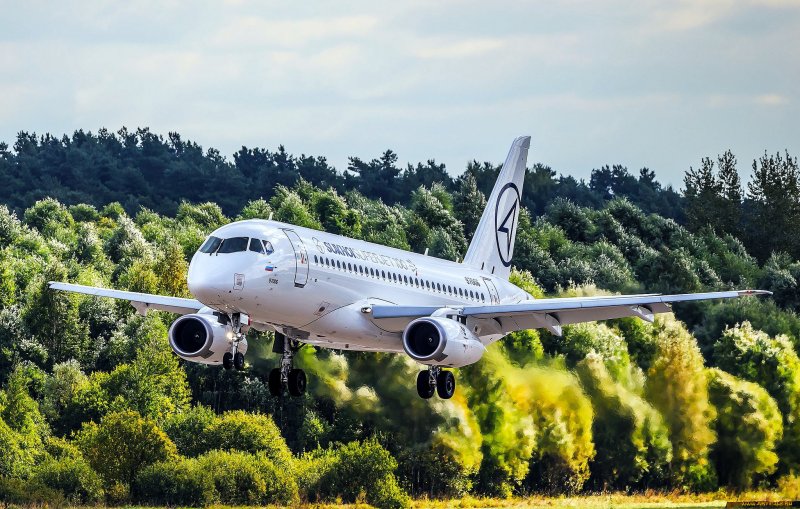 Шереметьево посадка SSJ-100