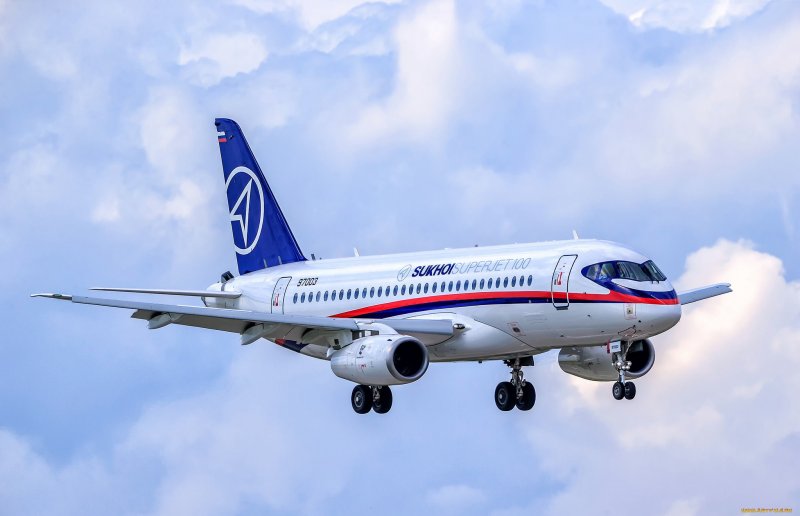 Sukhoi Superjet 100 Макс