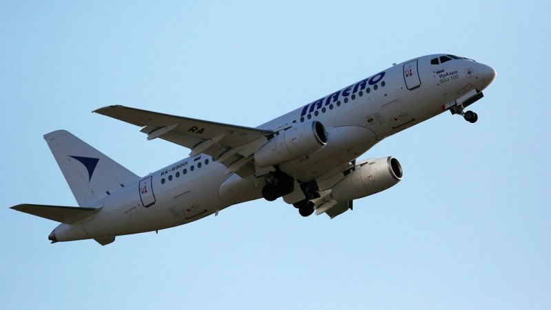 CITYJET SSJ-100