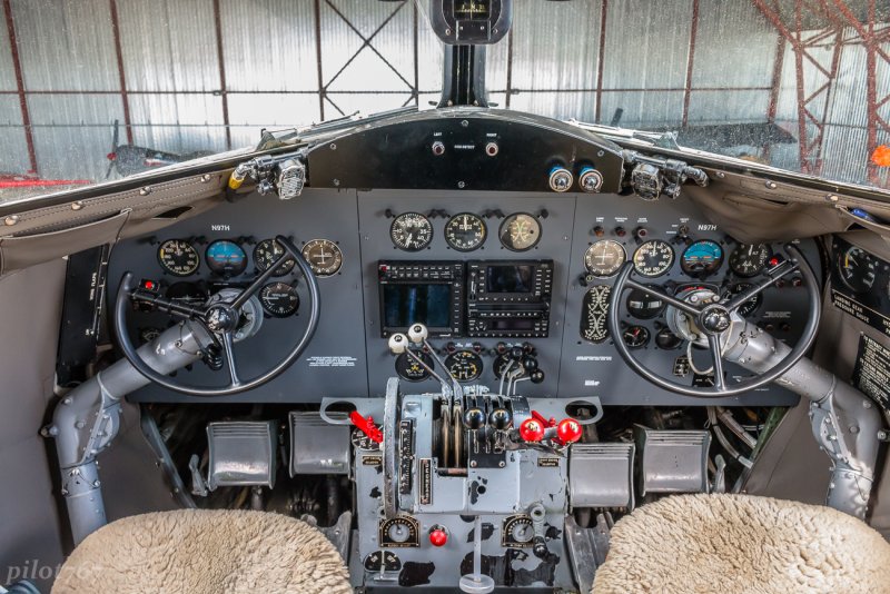 Дуглас ДС-3 кабина