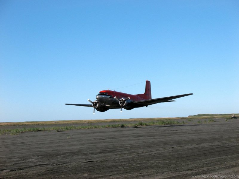 Low Pass самолет