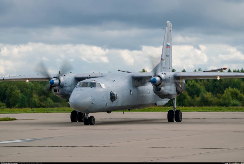 АН-26 на Кубинке