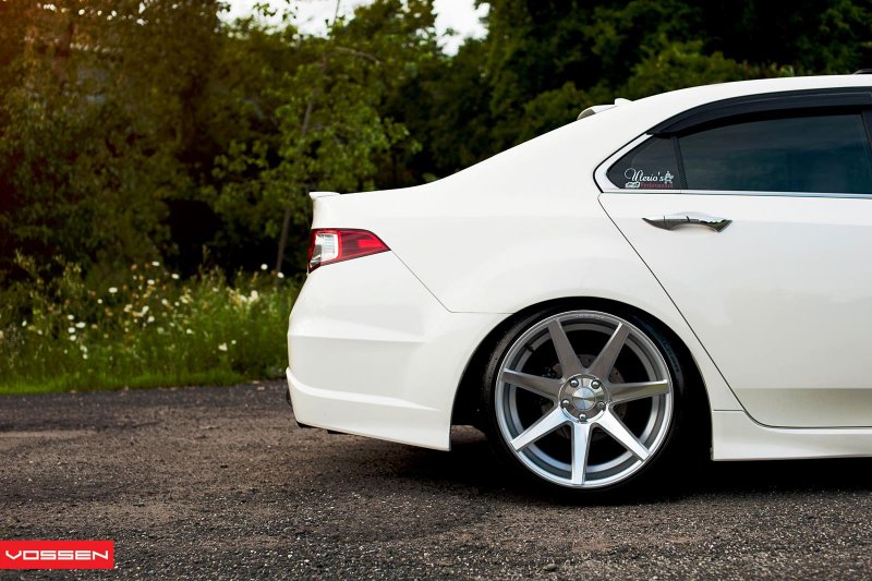 Honda Accord 7 Vossen r17