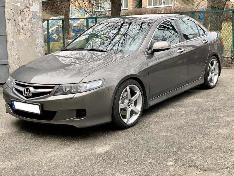 Honda Accord 7 r18