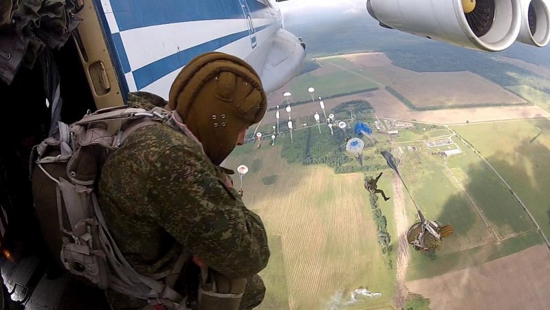 Десантирование с ил 76