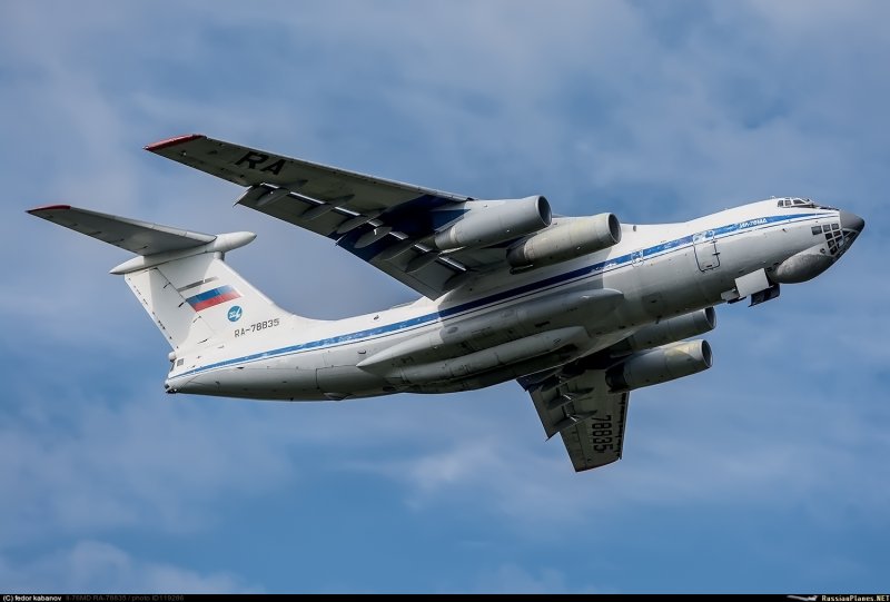 Военный грузовой самолет ил 76