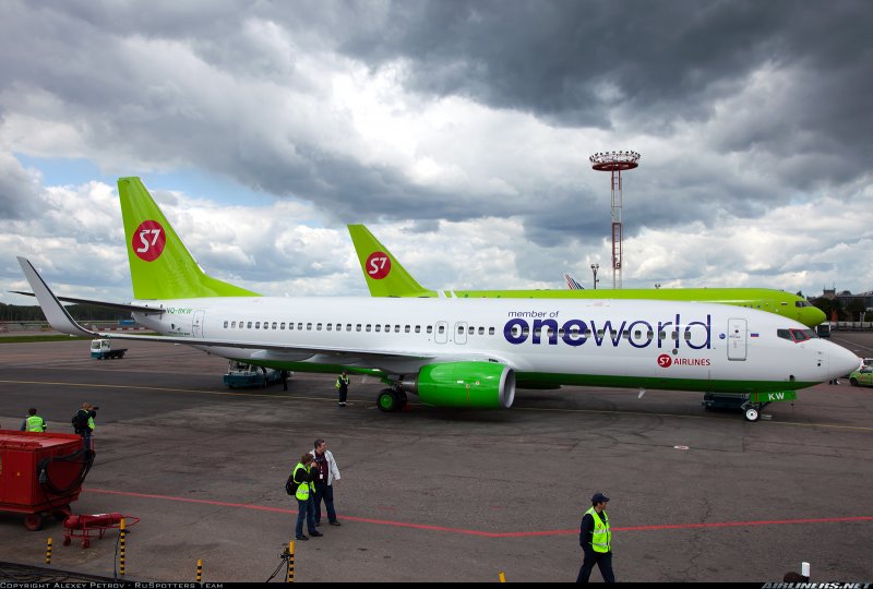 S7 ONEWORLD 737