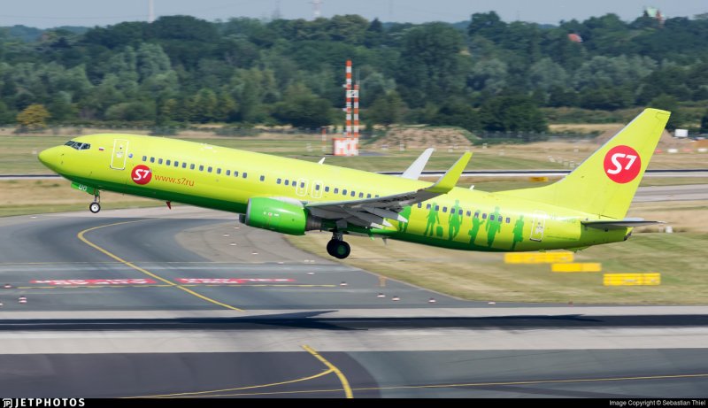 Боинг 737-800 с7