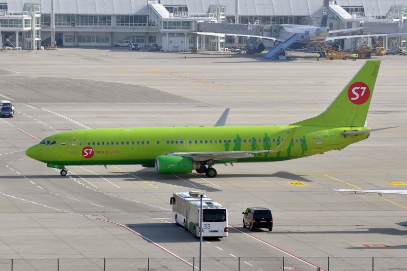 B737 s7