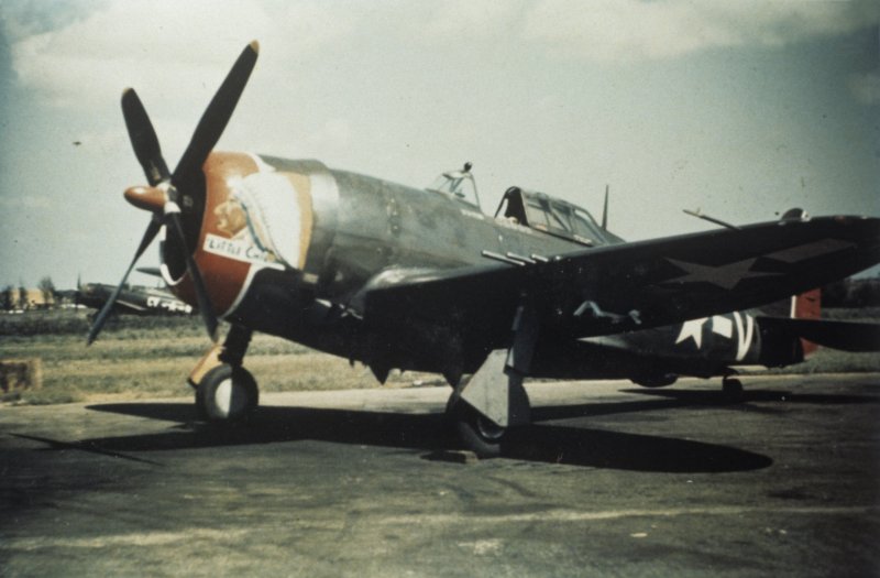 Самолет Тандерболт p-47