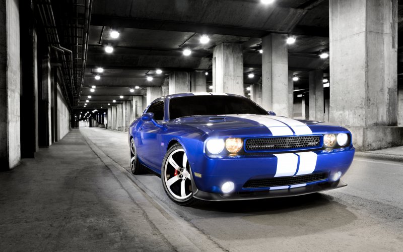 Dodge Challenger srt8 392
